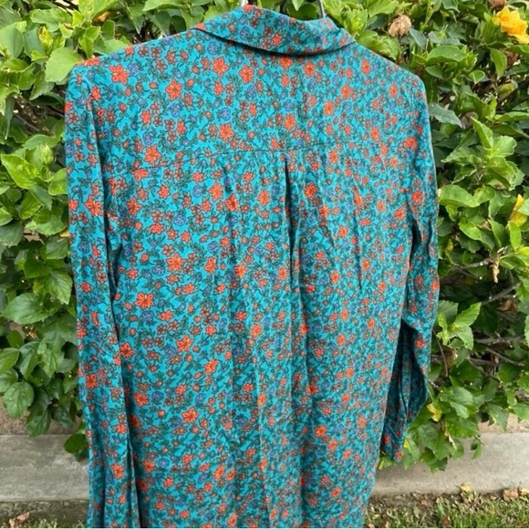 Floral button down - Picture 3 of 3